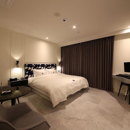 Zam101 Hotel Gimhae Esterno foto