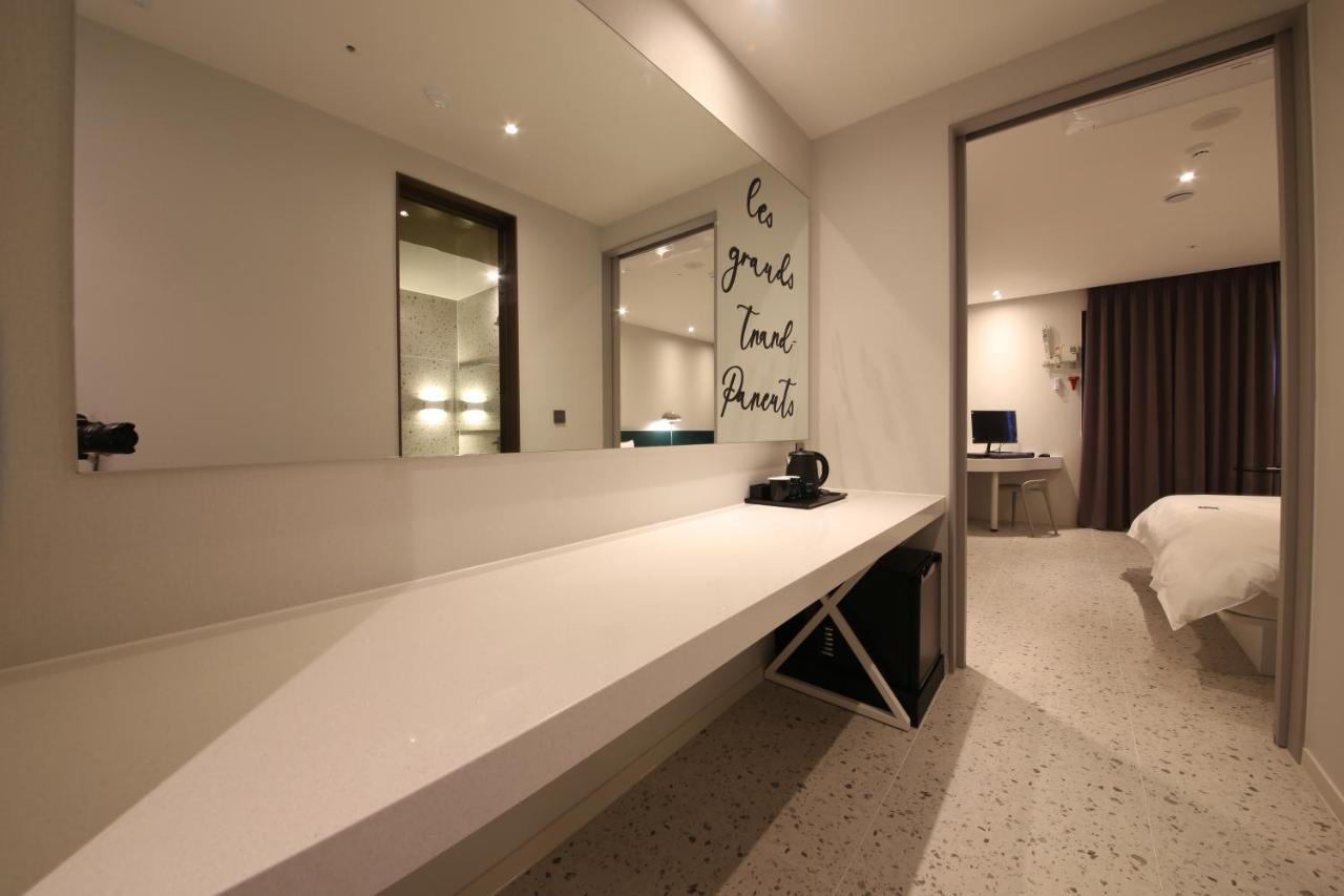Zam101 Hotel Gimhae Esterno foto
