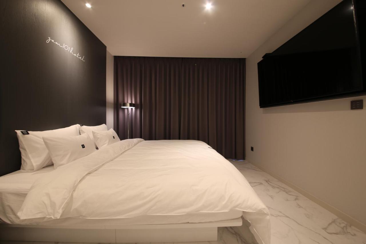 Zam101 Hotel Gimhae Esterno foto