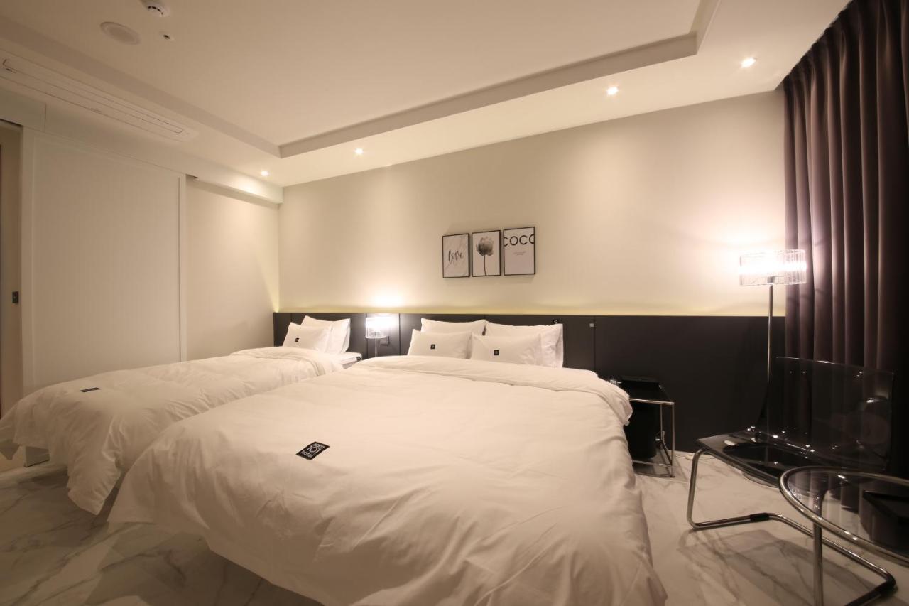 Zam101 Hotel Gimhae Esterno foto