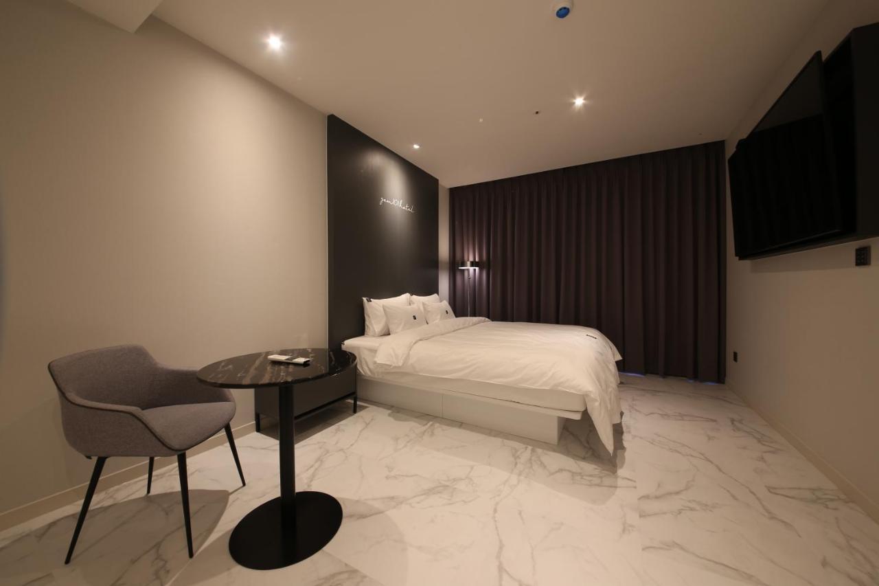 Zam101 Hotel Gimhae Esterno foto