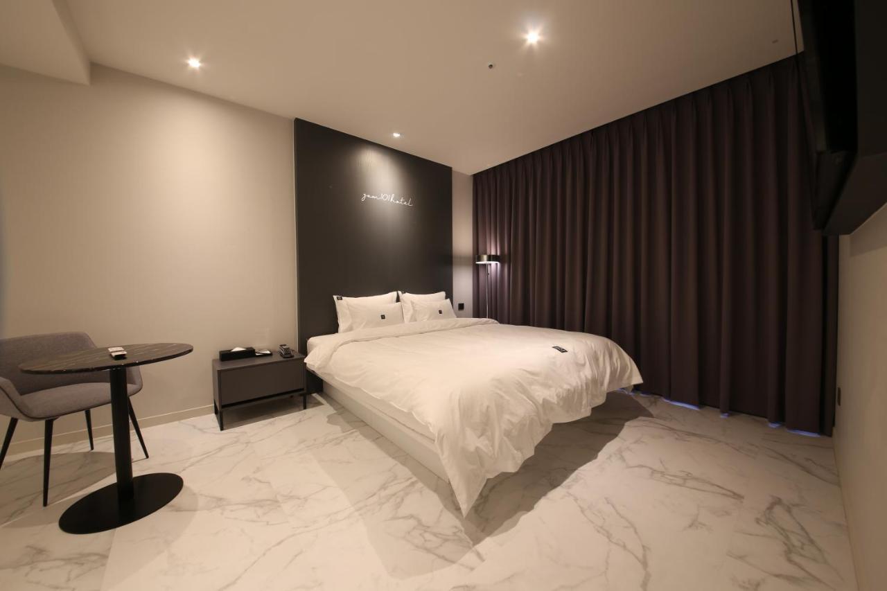 Zam101 Hotel Gimhae Esterno foto