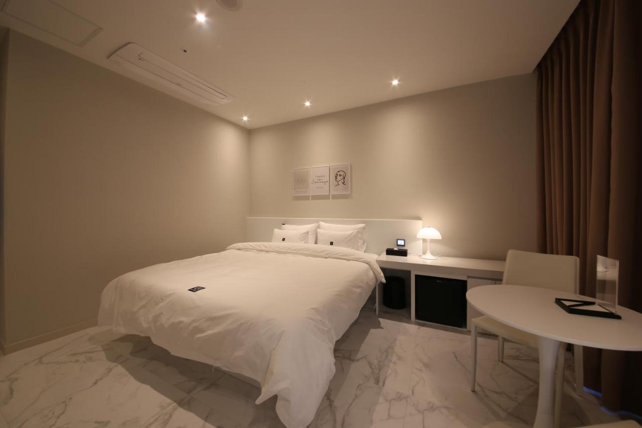 Zam101 Hotel Gimhae Esterno foto