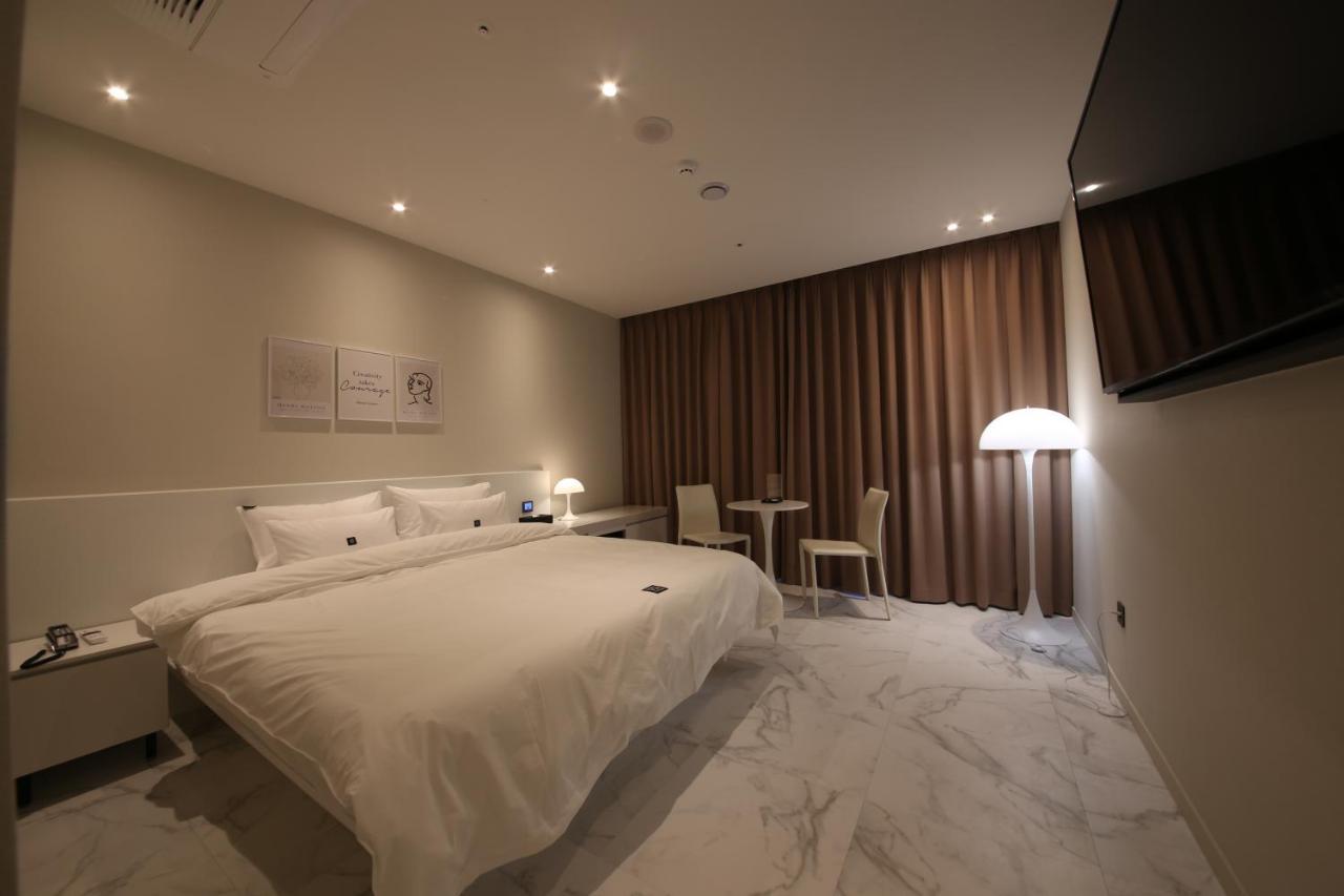 Zam101 Hotel Gimhae Esterno foto