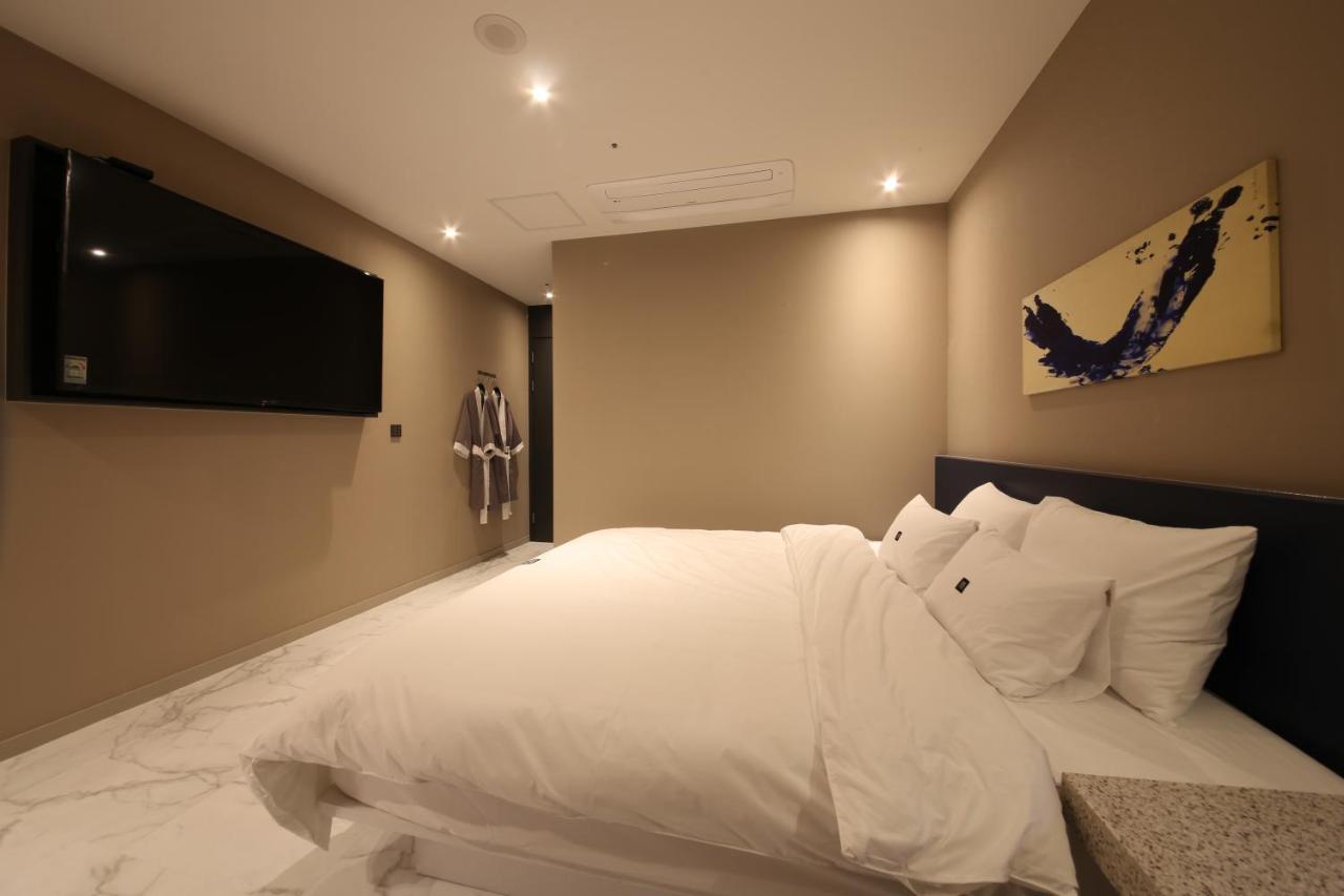 Zam101 Hotel Gimhae Esterno foto