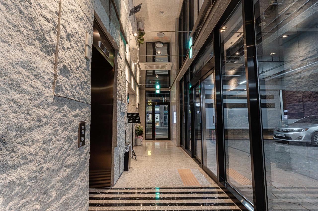Zam101 Hotel Gimhae Esterno foto