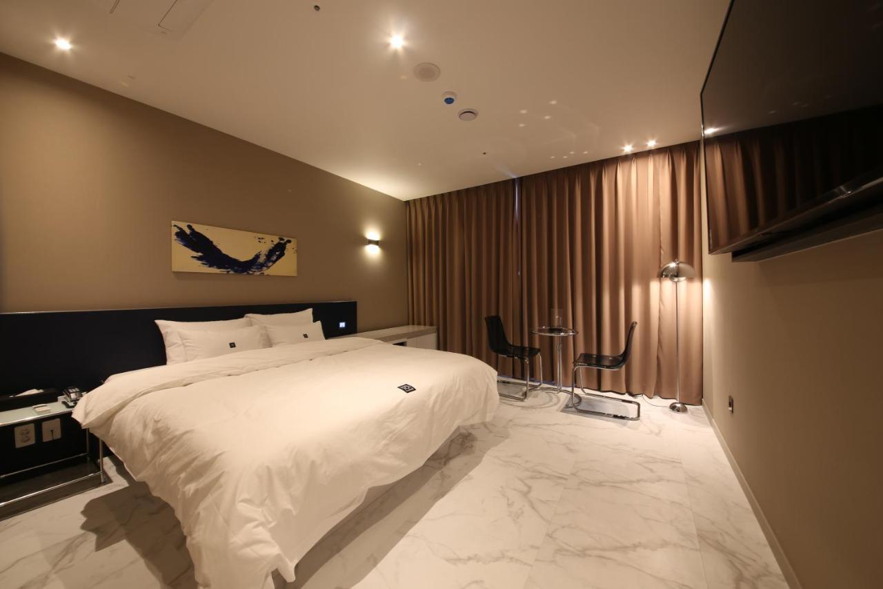 Zam101 Hotel Gimhae Esterno foto