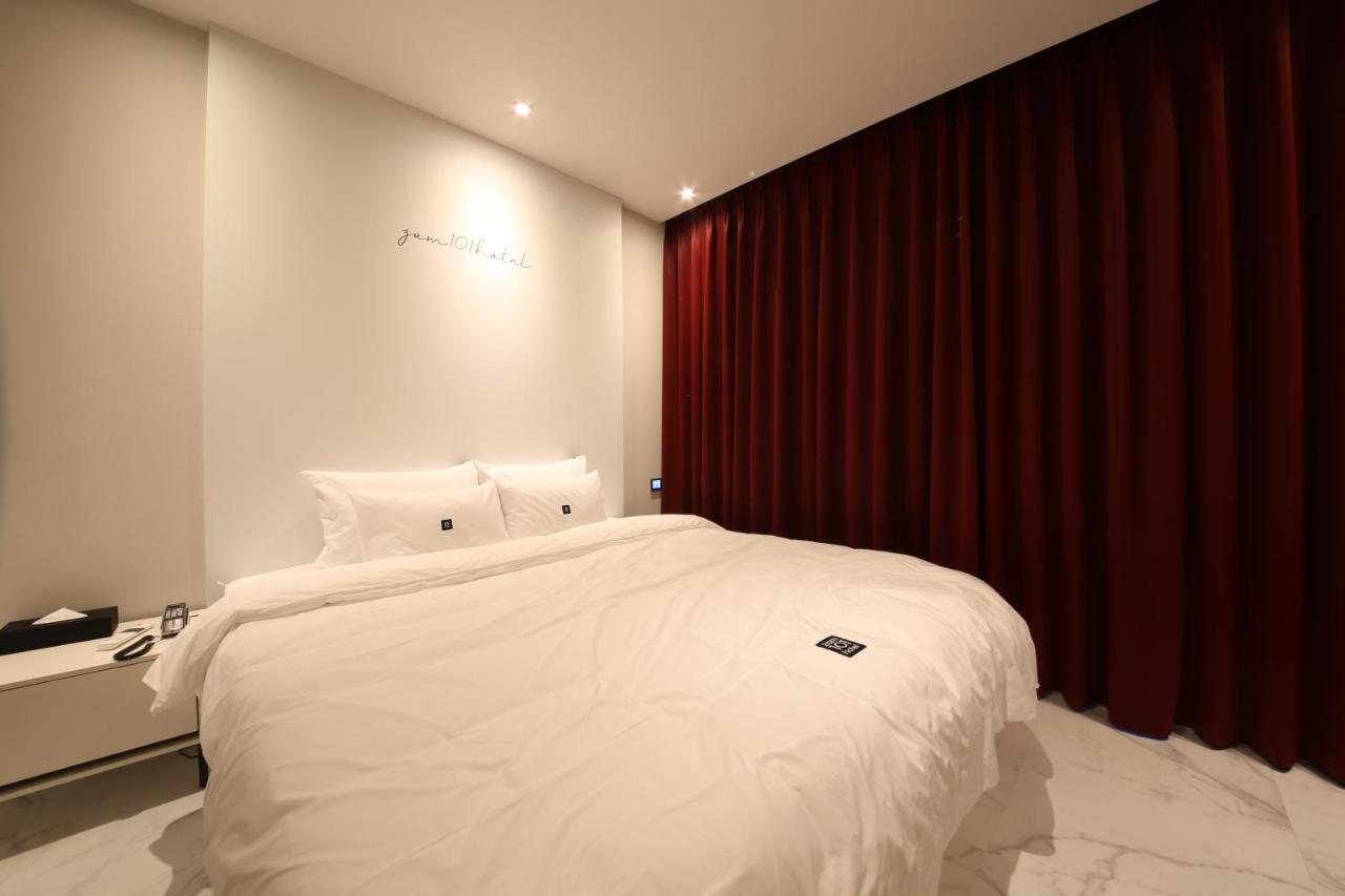 Zam101 Hotel Gimhae Esterno foto